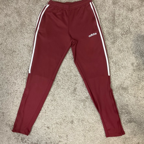Adidas joggers
Condition: Good
Size: Medium - Picture 1 of 4